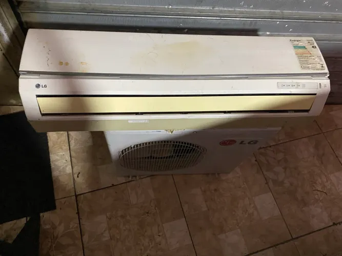 Ar-Condicionado LG 9000btus quente e frio