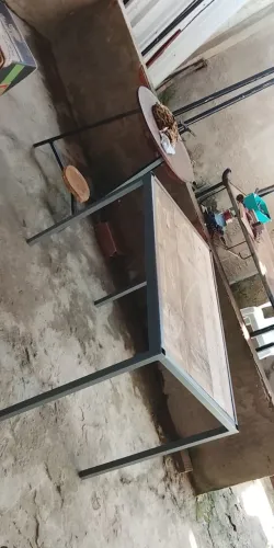 Mesa em Metalon 