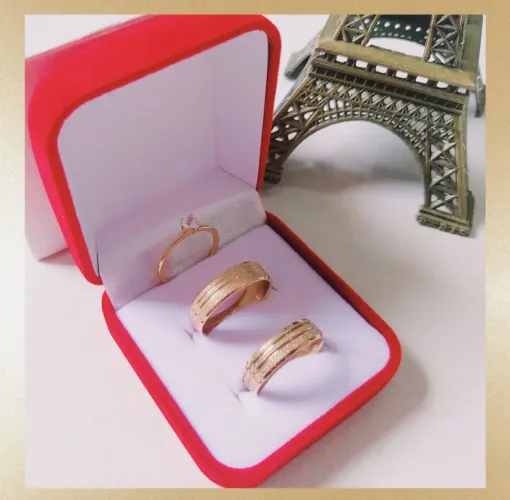 Par de Alianças Anatômicas Diamantadas 5mm Ouro18K Banho + Solitário. Namoro, Casamento