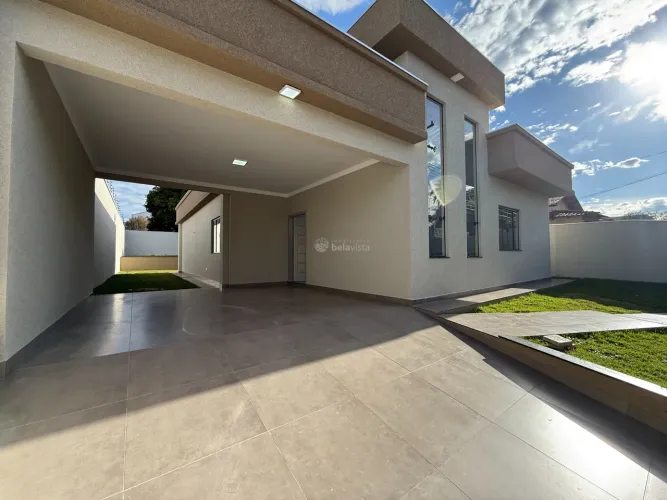 CASA NOVA, ÓTIMA PADRÃO - COM 470m² DE TERRENO À VENDA NA VILA CASCATA EM ARAPONGAS.