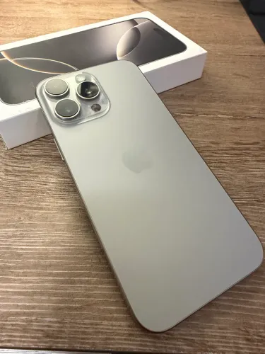 Vendo iPhone 16 pro max 256gb