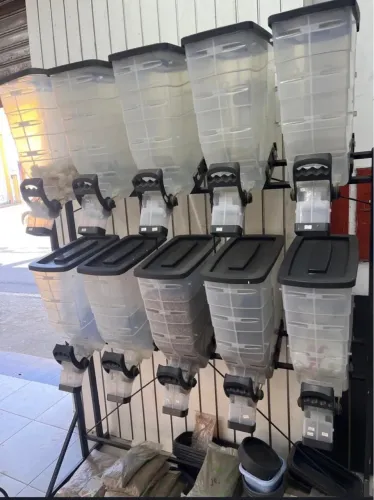Expositor Dispenser de ração e grãos