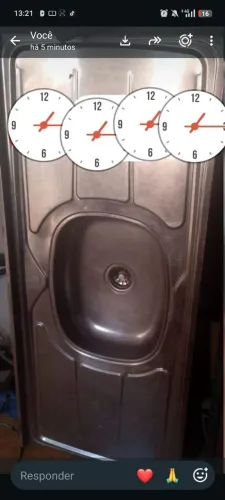 Vende - se uma pia de inox 250$ e uma cama box casal cm colchão200$ apropriado pra coluna.