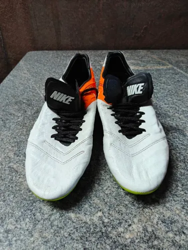 Chuteira Campo Nike Tiempo Legend - Tamanho 42/43 (Usada)