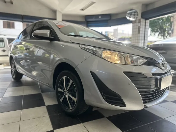 Toyota Yaris XL Live Sedan 1.5 Flex 16V 4P AUT 2021