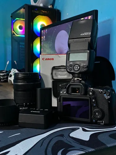 Cânon 70D com Lente Cânon e Flash Cânon speedlite 430EXIII