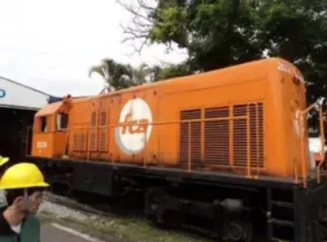 LOCOMOTIVA U5B FRATESCHI CUSTOMIZADA PINTURA FCA NOVA BITENCOM