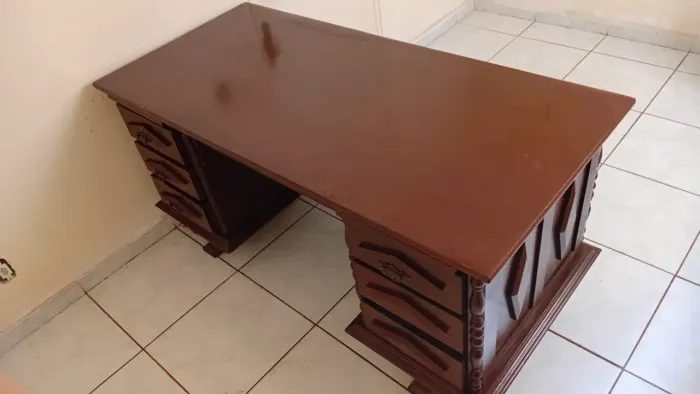 Mesa de madeira maciça 1,60m