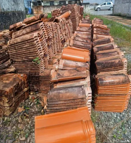 Telhas cerâmica otimo estado
