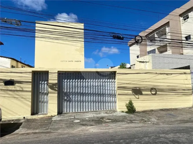 Prédio inteiro com 6 apartamentos