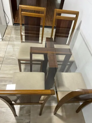 Mesa e cadeiras madeira maciça