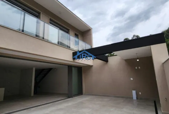 Casa à venda em Santana de Parnaíba, Centro, com 3 suítes, com 230 m², Condomínio Singular