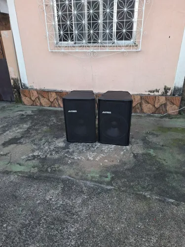 Vendo 2 caixas de som datrel ativa 300rms cada uma