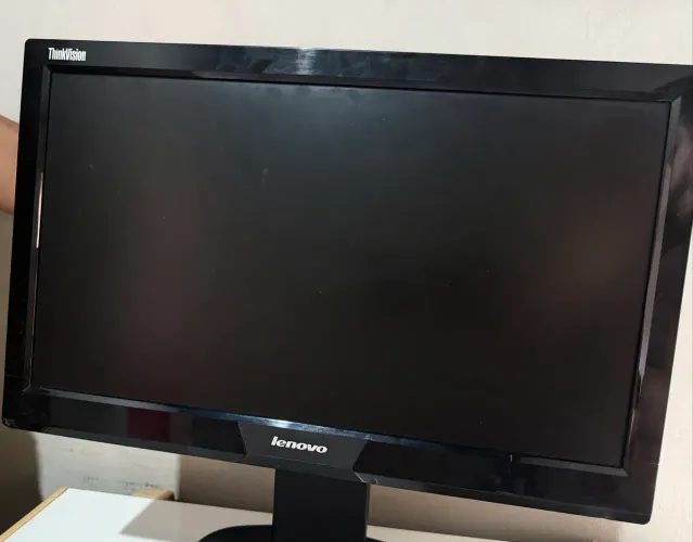 Dois monitores novo, nunca usado 