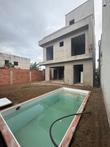 Casa com Piscina, Hidromassagem e Churrasqueira perto da Praia