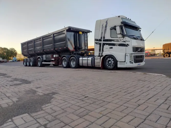 Conjunto Volvo fh 460 + caçamba Librelato