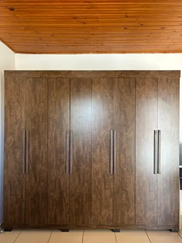 Guarda roupa 8 portas - muito conservado