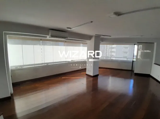 Vende se apartamento na Aclimação 245 m² | 3 suítes | 4 vagas | Alto padrão