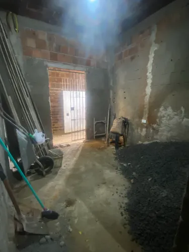 CASA À VENDA - ÓTIMA OPORTUNIDADE EM PRAZERES!