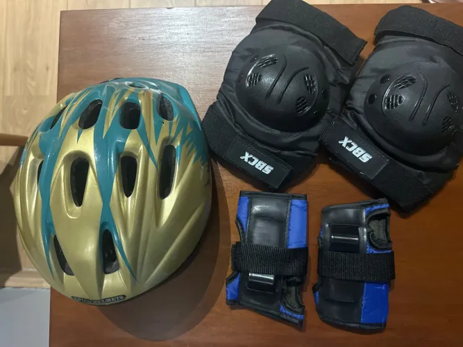 Kit completo para proteção( Capacete, joelheira, munhequeira)