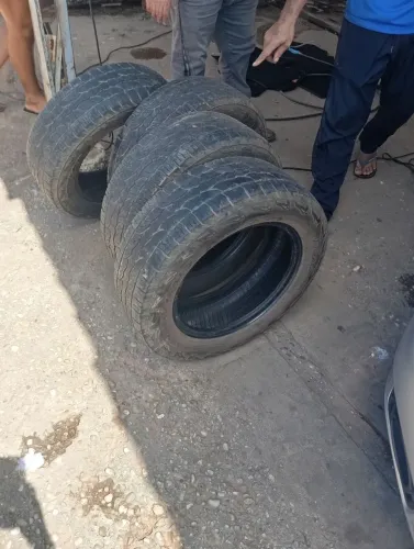 Pneu 205 60 15 semi-novo a venda