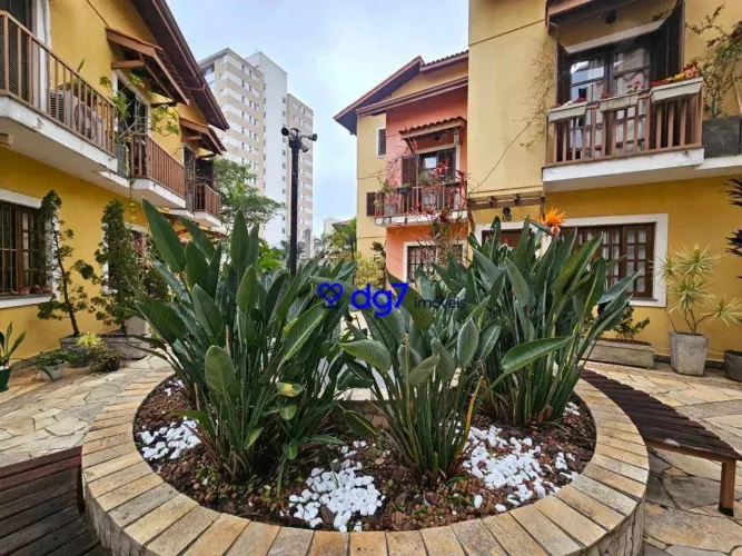 Casa de condomínio na VIla Gomes