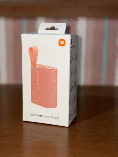 Caixa de Som Xiaomi Sound Pocket 5W Bluetooth IP67 Rosa Nova Lacrada