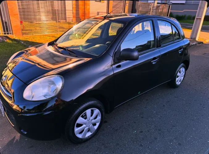 Nissan March 1.0 16V Flex Fuel 5P 2012