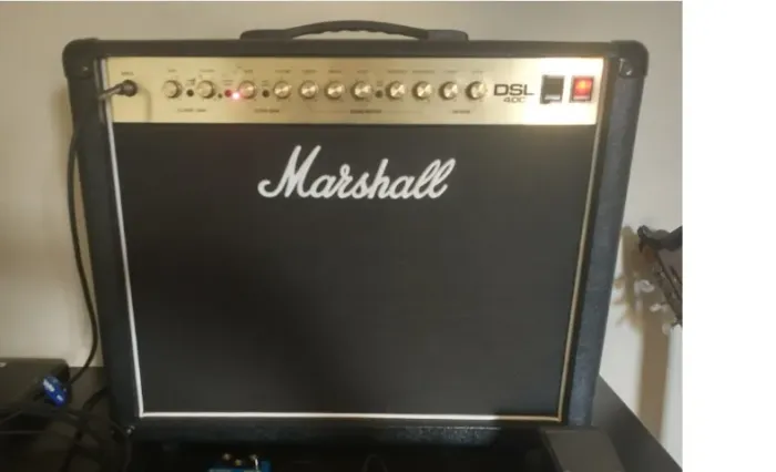 Marshall DSL 40C com  falante Celestion V30
