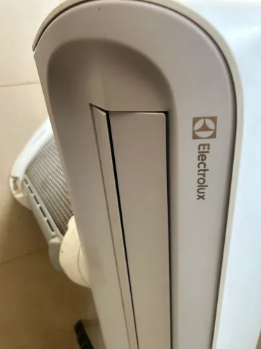 Ar condicionado Eletrolux de 9000 btus inverter seminovo pintável