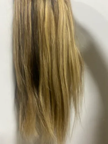 Cabelo humano seminovo,com somente duas aplicações.na cor loira.TAM:45 cm e 190g?