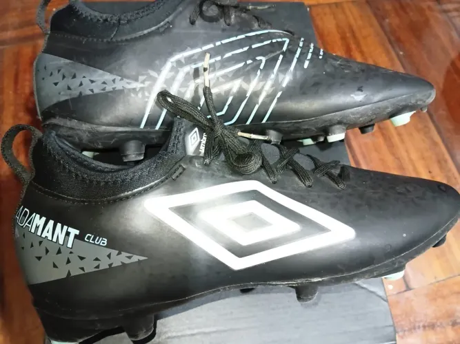 Chuteira de futebol Umbro