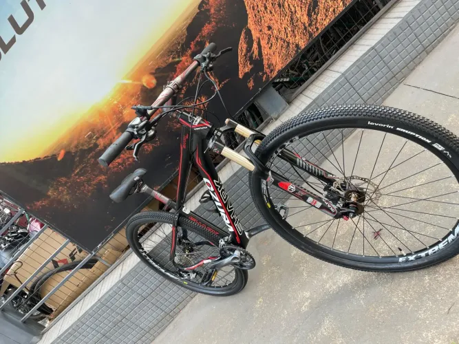 Bike Venzo Shark Aro 29 - Quadro 15 - Kit Full Shimano Alivio - SEMINOVA