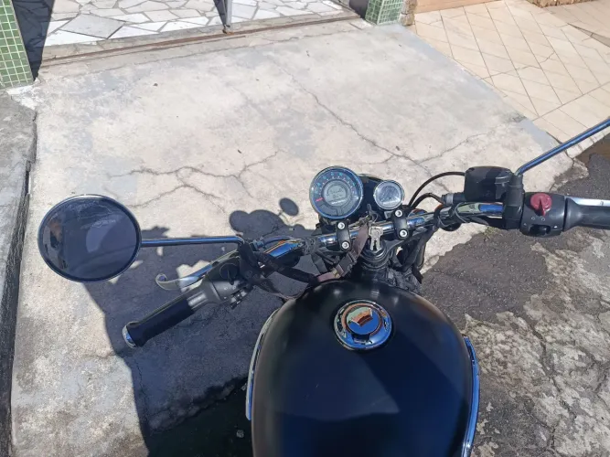 Vendo moto super conservada