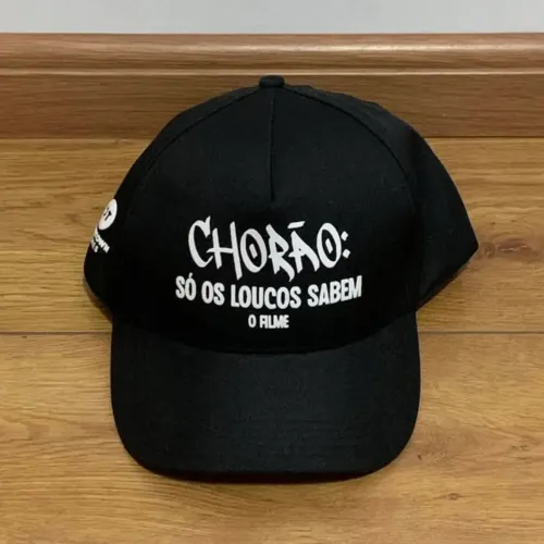 Boné snapback Chorão (Charlie Brown Jr. - Só Os Loucos Sabem - O filme)