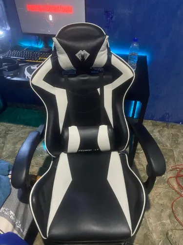 Cadeira Gamer Python Fly com Apoio para Pés e Encosto Reclinável