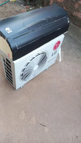 Vendo central de ar 12 mil btus garantia de 3 meses instalação inclusa no valor