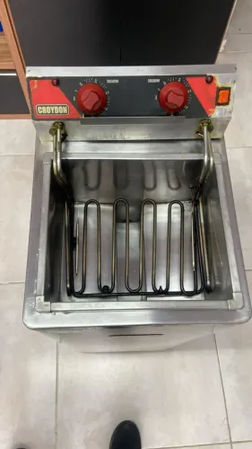 Fritadeira Elétrica 8000w Óleo Zona Fria Croydon