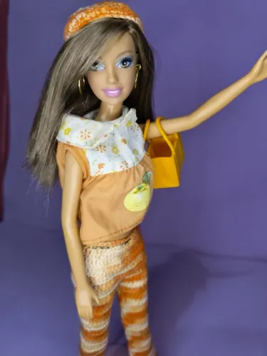 Boneca amiga da Barbie Teresa Laranjinha