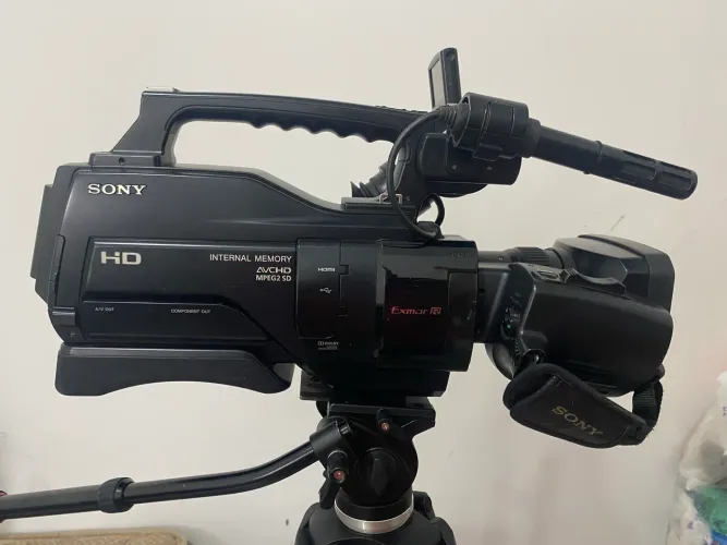 Filmadora Profissional Sony HXR-MC2000 - Semi-nova (Ideal p/ Eventos e Igrejas)