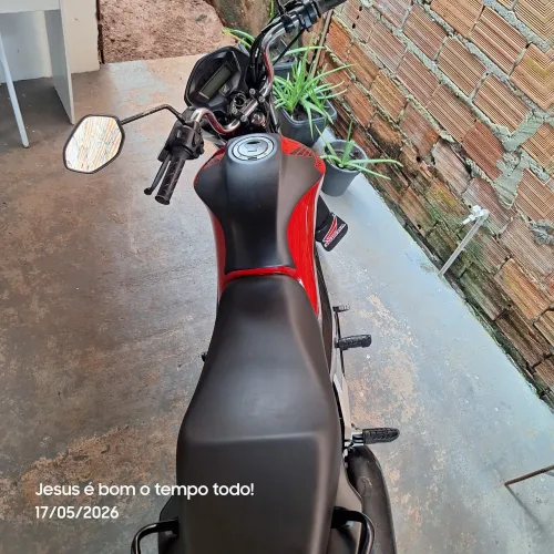 Moto quitada e selada 