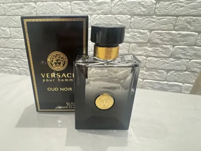 Versace Oud Noir 100 ml 