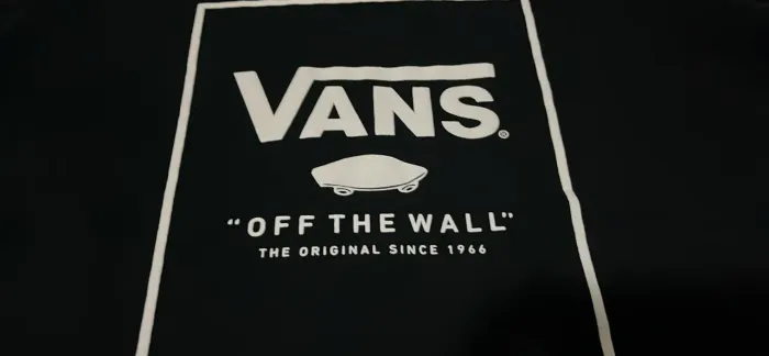 Camiseta Vans Off The Wall - Preta - M