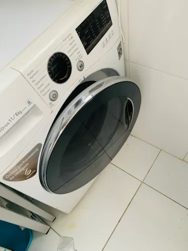 Vendo máquina de lavar LG lava e seca com defeito no display
