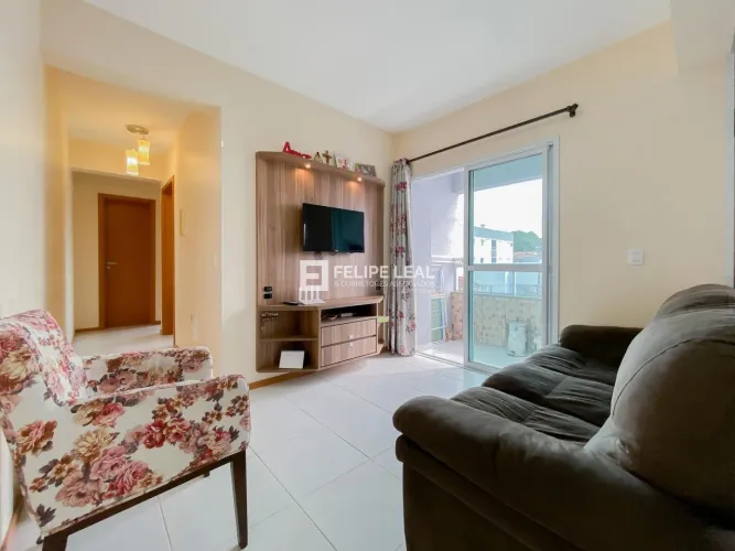 Apartamento em Serraria - São José, SC