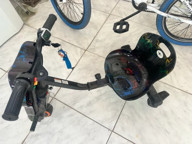 TRICICLO ELÉTRICO DRIFT INFANTIL 