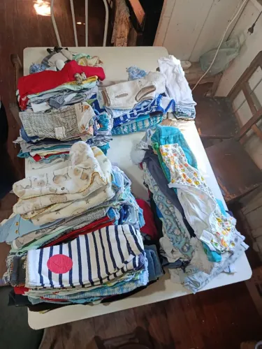 Vendo roupas de bebê