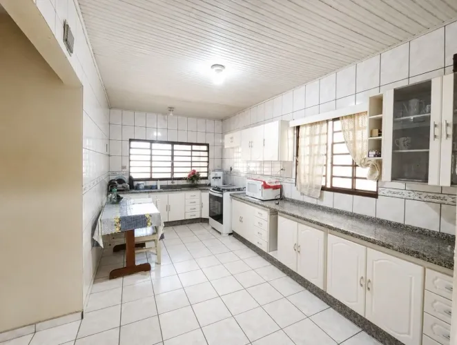 Casa com 2 quartos à venda, 80 m² por R$ 600.000 - Jardim Alvorada - Maringá/PR