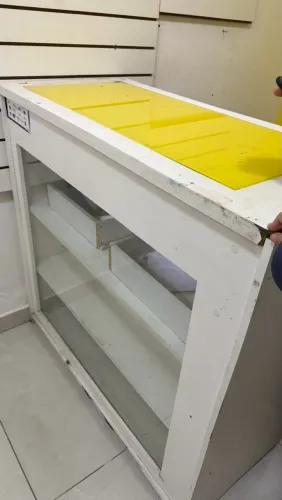 Balcão caixa e expositor 2em1