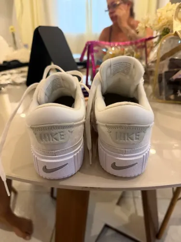 Tênis Nike novo